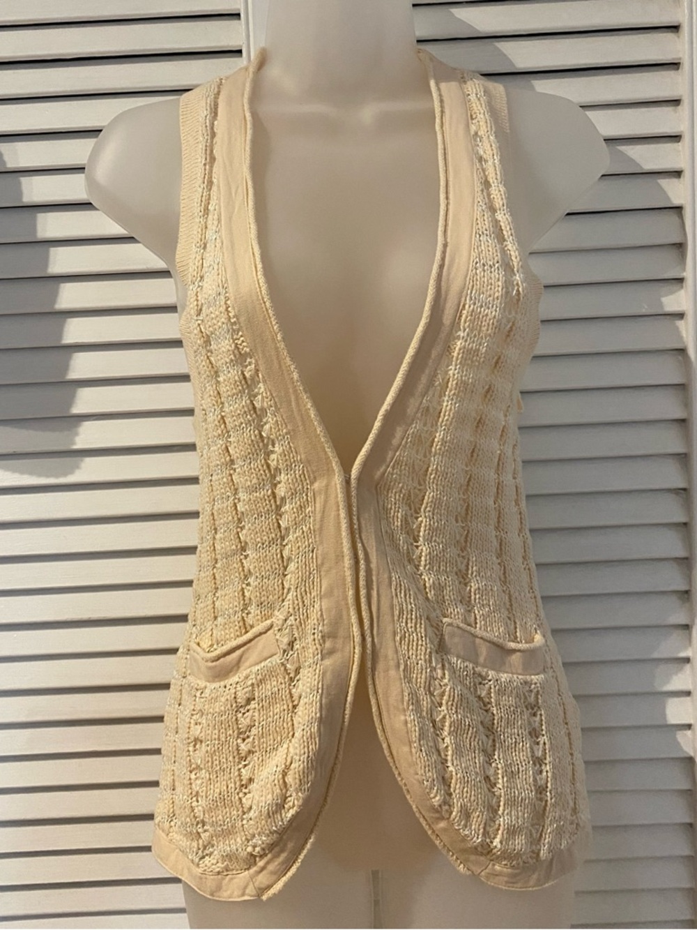 Banana Republic Cream Cable Knit vest